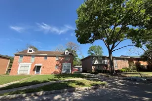 8715 Ilona Ln, Houston, TX 77025 - Photo 18