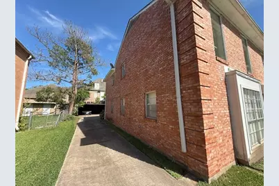 8715 Ilona Lane, Houston, TX 77025 - Photo 20