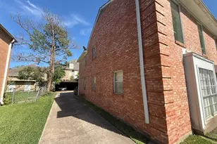 8715 Ilona Ln, Houston, TX 77025 - Photo 20