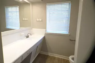 8715 Ilona Ln, Houston, TX 77025 - Photo 16