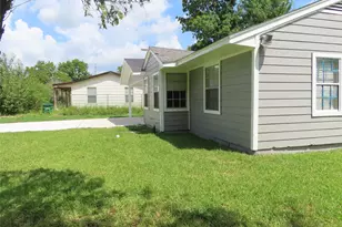 705 Baca St, Houston, TX 77013 - Photo 2