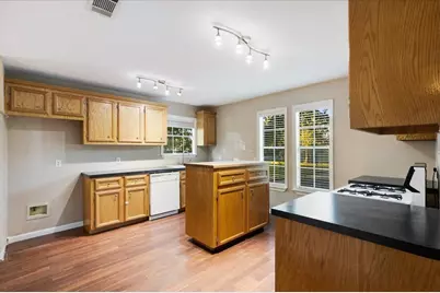 9506 E Avenue I, Houston, TX 77012 - Photo 12