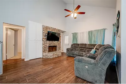 8618 Scenic Green Drive, Houston, TX 77088 - Photo 6