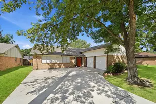 25119 Lynbriar Ln, Spring, TX 77373 - Photo 2