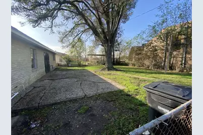 10818 Carlton Drive, Houston, TX 77047 - Photo 14