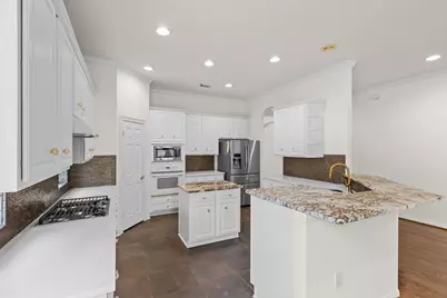 2404 S Venice Drive, Pearland, TX 77581 - Photo 12