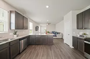 5330 Briana Dee Dr, Rosharon, TX 77583 - Photo 6