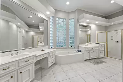 54 N Wooded Brook Circle, The Woodlands, TX 77382 - Photo 16