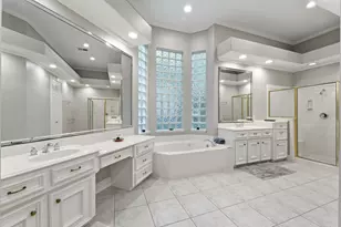 54 N Wooded Brook Cir, The Woodlands, TX 77382 - Photo 16