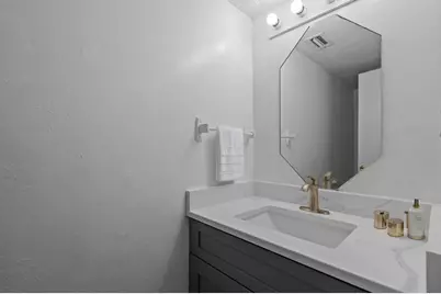 11002 Hammerly Boulevard #61, Houston, TX 77043 - Photo 10