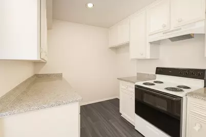 9146 Wilcrest Drive #9146, Houston, TX 77099 - Photo 4