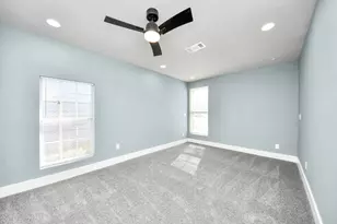 7338 Hurtgen Forest Rd, Houston, TX 77033 - Photo 16