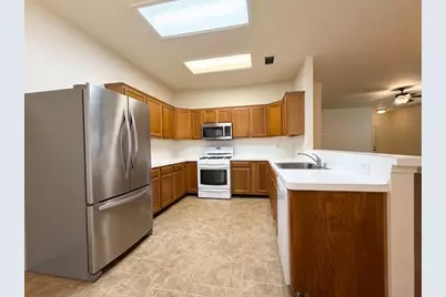 2710 Glen Cullen Lane, Pearland, TX 77584 - Photo 6