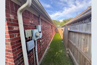 11502 Cecil Summers Way, Houston, TX 77089 - Photo 16