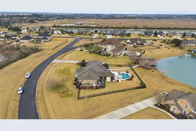 422 Lago Circle Drive N, Santa Fe, TX 77517 - Photo 10