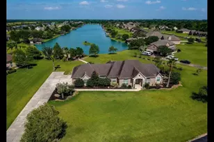 422 Lago Circle Dr N, Santa Fe, TX 77517 - Photo 1