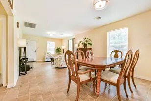 207 Oakridge Dr, Hitchcock, TX 77563 - Photo 8