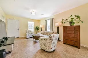 207 Oakridge Dr, Hitchcock, TX 77563 - Photo 6