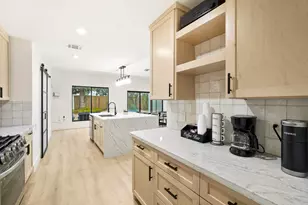 3327 Freshmeadows Dr, Houston, TX 77063 - Photo 10