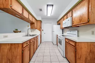 720 S Remington Dr, Angleton, TX 77515 - Photo 12