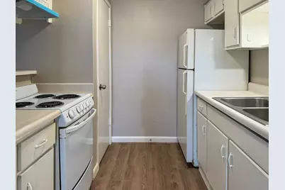 2101 6th Avenue N #7, Texas City, TX 77590 - Photo 8