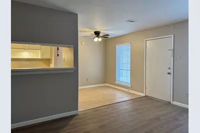2101 6th Avenue N #7, Texas City, TX 77590 - Photo 2