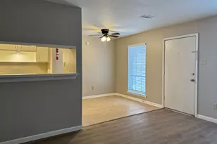 2101 6th Ave N, Texas City, TX 77590 - Photo 2