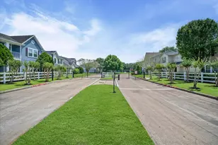 3739 E Traditions Ct, Houston, TX 77082 - Photo 30