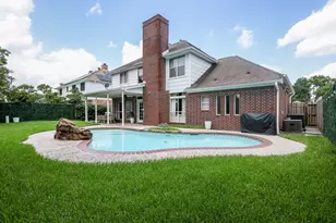 118 Mill Trail Dr, Sugar Land, TX 77498 - Photo 1