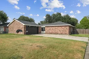 10119 Stonemont Rd, La Porte, TX 77571 - Photo 1