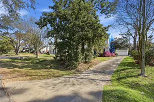 323 W 33rd St, Houston, TX 77018 - Photo 6