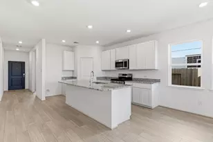 615 Yaupon Holly Dr, Rosenberg, TX 77471 - Photo 2