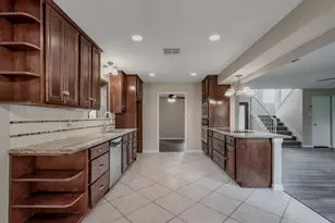 706 S Diamondhead Blvd, Crosby, TX 77532 - Photo 8