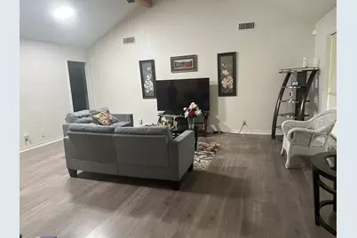 119 Basswood Street, Lake Jackson, TX 77566 - Photo 2