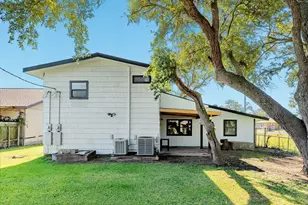 640 Whitten St, Clute, TX 77531 - Photo 32