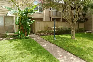 9327 Pagewood Ln, Houston, TX 77063 - Photo 2