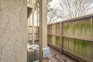 9327 Pagewood Ln, Houston, TX 77063 - Photo 24