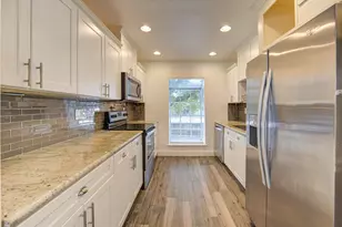 9809 Richmond Ave, Houston, TX 77042 - Photo 8