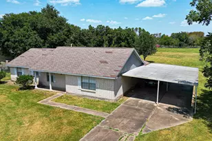 2615 County Rd 956, Rosharon, TX 77583 - Photo 10