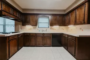 9702 Rocktree Dr, Houston, TX 77040 - Photo 12