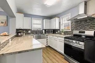 3905 Avenue L, Galveston, TX 77550 - Photo 10