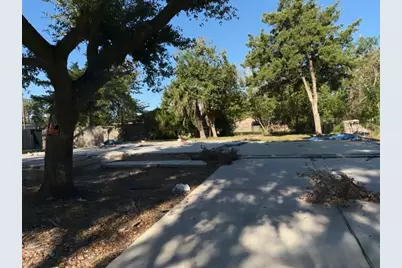 407 Meadow Lane, Hitchcock, TX 77563 - Photo 1