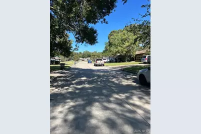 407 Meadow Lane, Hitchcock, TX 77563 - Photo 4