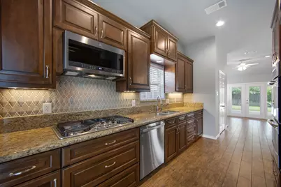9854 Meadow Bend Lane, Houston, TX 77065 - Photo 6