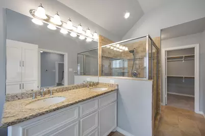 9854 Meadow Bend Lane, Houston, TX 77065 - Photo 20