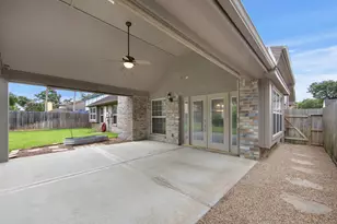 9854 Meadow Bend Ln, Houston, TX 77065 - Photo 42