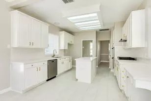3206 Braesview Dr, Pearland, TX 77584 - Photo 10