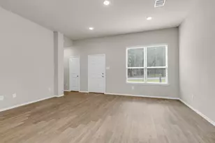 910 Cherokee Dr, Montgomery, TX 77316 - Photo 6