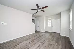 2710 Hoffman Ct, Conroe, TX 77304 - Photo 4