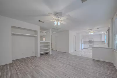 34 S Willow Point Circle, The Woodlands, TX 77382 - Photo 10
